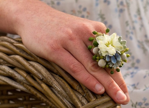 DIY Jewelry with Plant Ideas