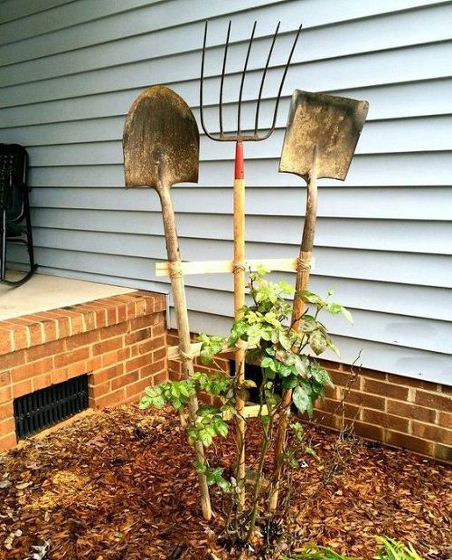 When 40 Cheap Flea Market Things Become Garden Decor 19