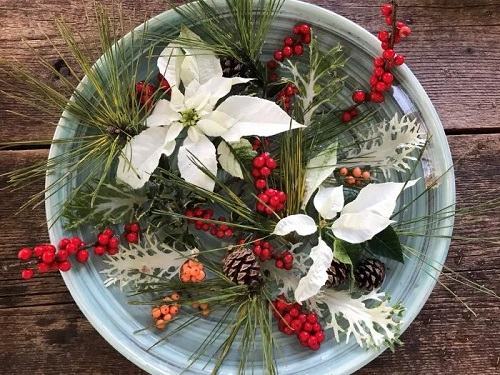 Poinsettia Arrangement Ideas 7