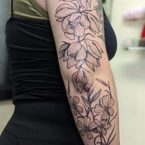  Tropical Flower Tattoo Ideas 31