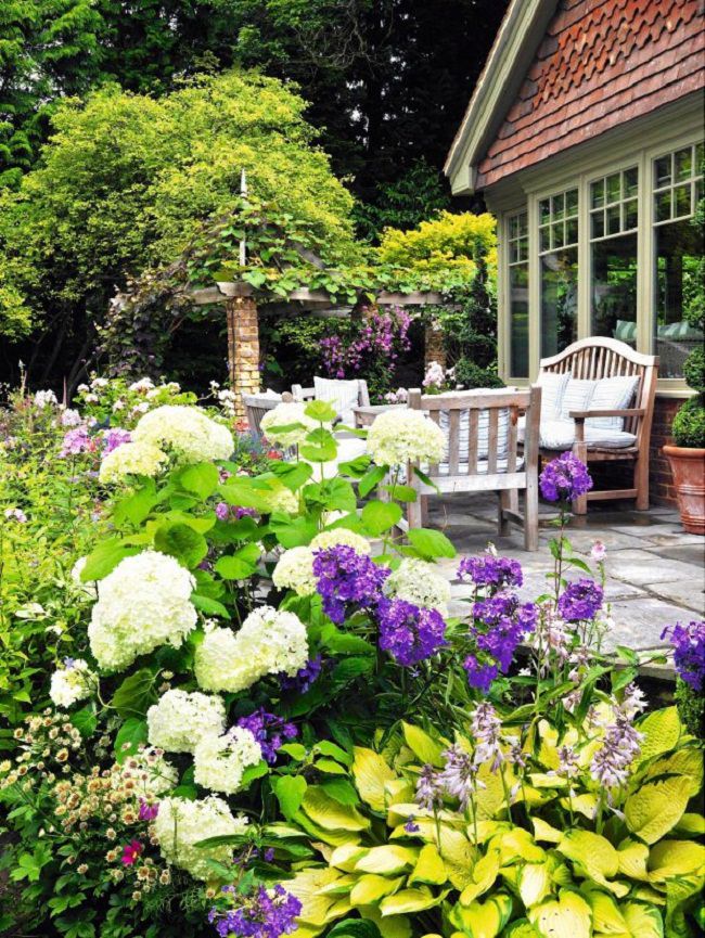 Landscaping with Hydrangeas | 15 Garden Design Ideas