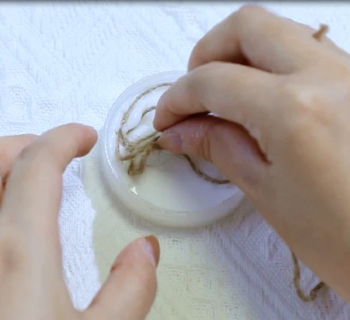 How to Make a Lamp Shade of Twigs