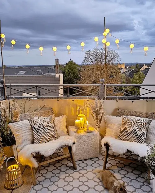 Use Different Lights In Balcony 