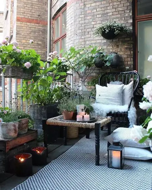 Balcony Gardening Tips Get the Ideal Pots that Fit in the Space