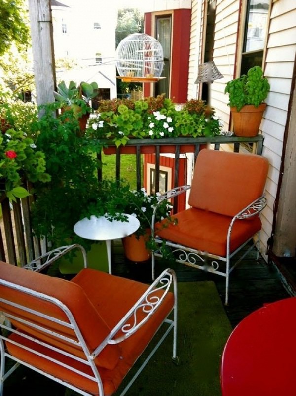 11 Small Apartment Balcony Ideas with Pictures | Balcony Garden Web