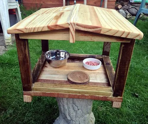 Greek Temple-Inspired Birdhouse