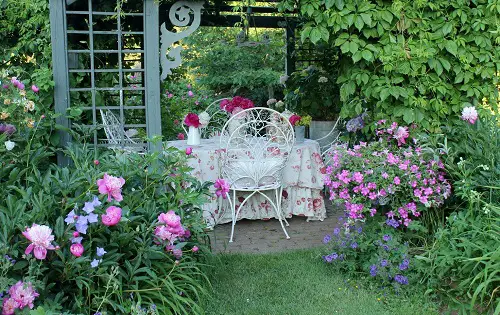 Make a Romantic Garden