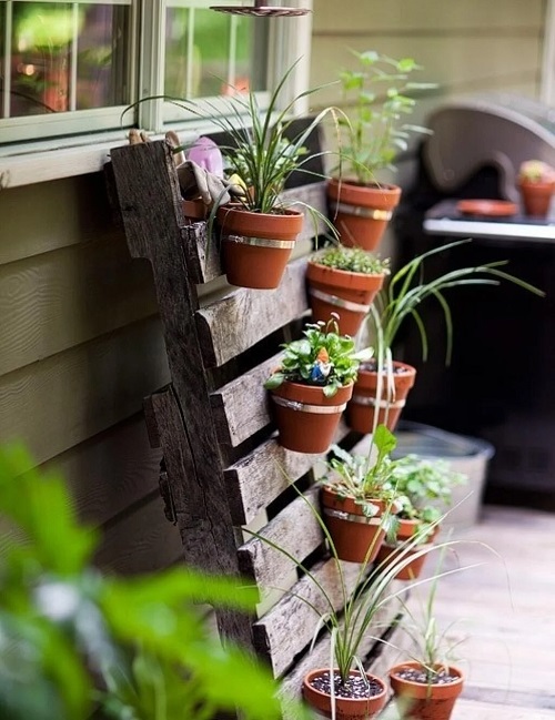 Terracotta Pot Holder Pallet Planter