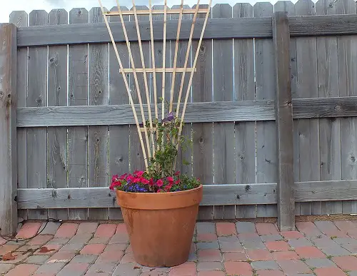 DIY Old Fence Board Ideas 29