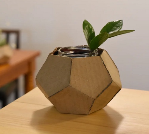 Stunning Geometric Planters Ideas 3
