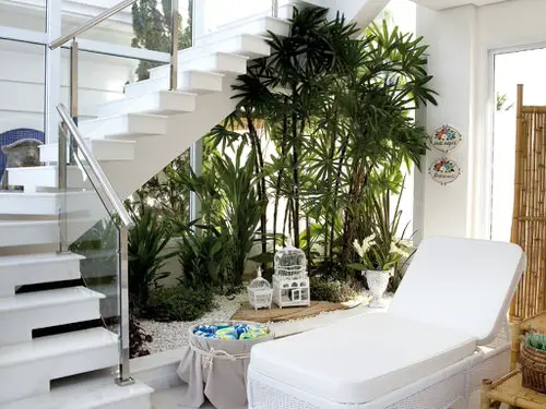 Unique Ideas for Indoor Garden Under Stairs  21