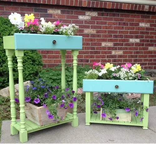 Old Drawers into Planters