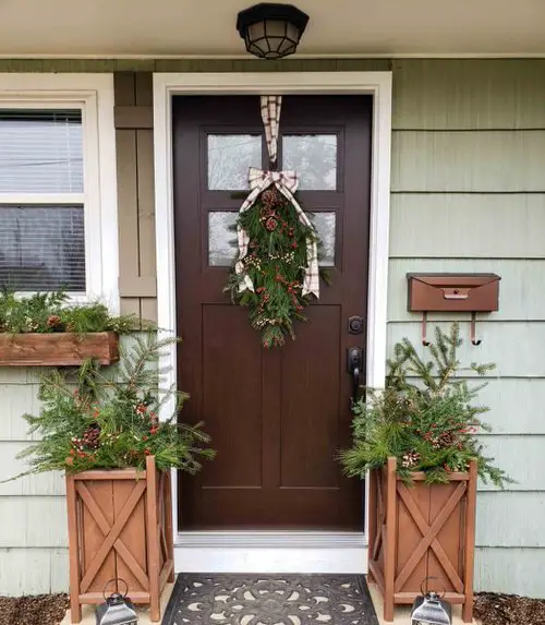 DIY Wooden Swag Planter