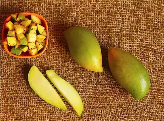 Different Types of Mangoes Totapuri
