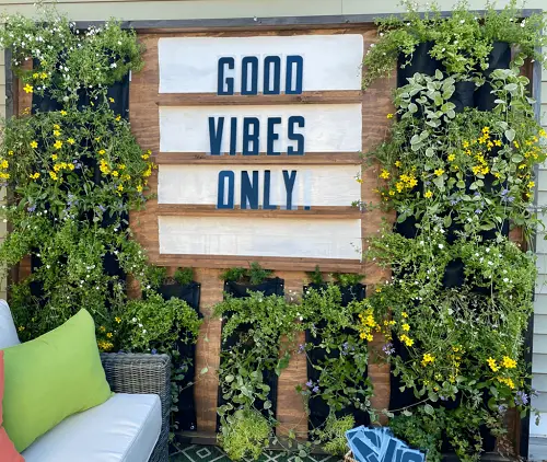 diy outdoor living wall decor