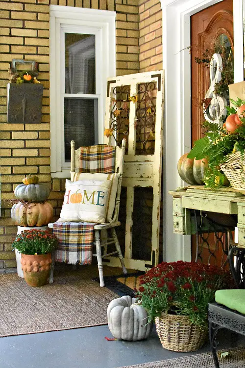 Autumn Charm on fornt door decor