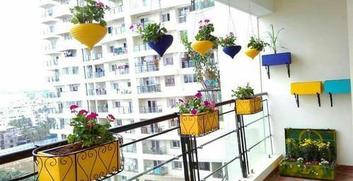 Hanging Planter Ideas for Your Balcony 10