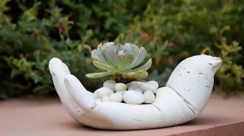 DIY Tabletop Centerpiece Ideas for Gardeners 6