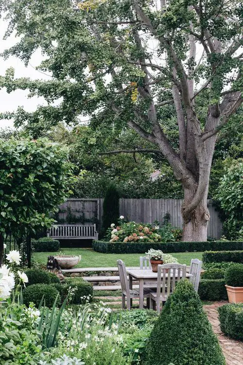 Beautiful Dreamiest A Large Rustic Garden