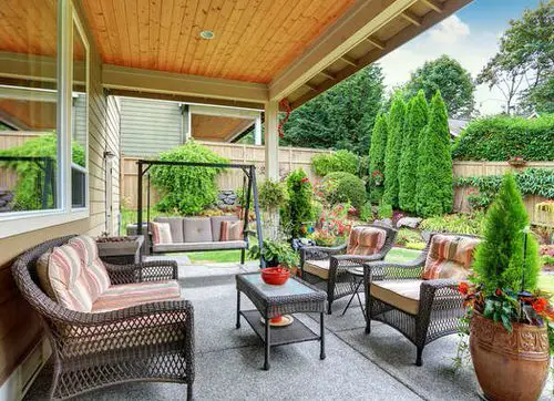 Porch Decor Idea with Plants 2