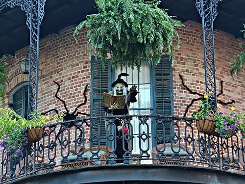 Balcony Halloween Decor 4