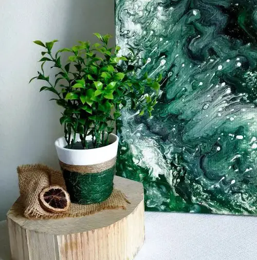 Yarn-Wrapped Flower Pot