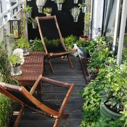 Create a Tropical Garden Oasis in a Balcony With These Ideas 5