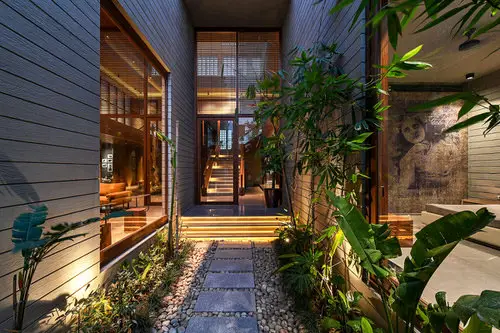 Modern and Green Front Courtyard