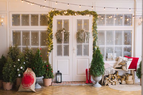 Entrance with a Christmasy Vibe