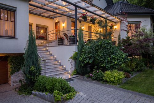 Creative Front Yard Landscaping Ideas 9