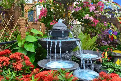 Creative Front Yard Landscaping Ideas 13