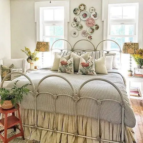 Romantic Bedroom Décor Ideas With Plant Theme 7