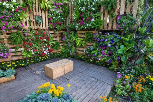 Flowering Plants in Vertical Garden Pictures 75