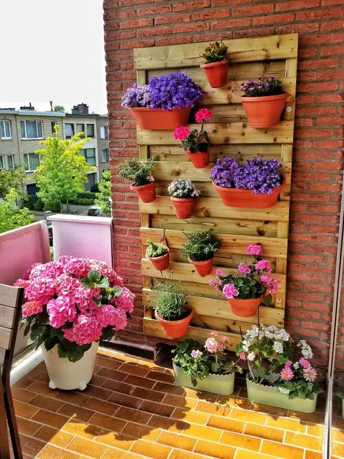 Vertical Flower Garden Pictures