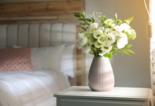 How to Take Care of Roses in a Vase 3