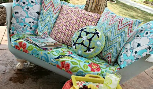 Cast Iron Bathtub to Outdoor Sofa cum Bench