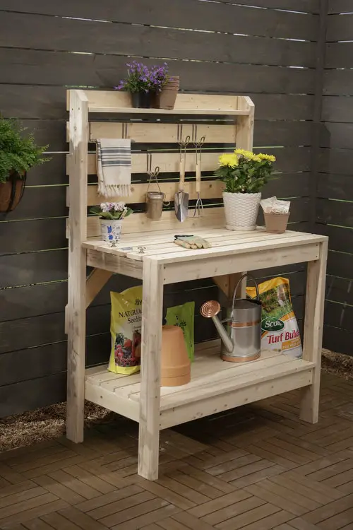 Helpful DIY Potting Bench Ideas 6