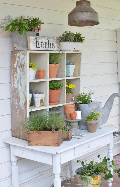 Helpful DIY Potting Bench Ideas 9