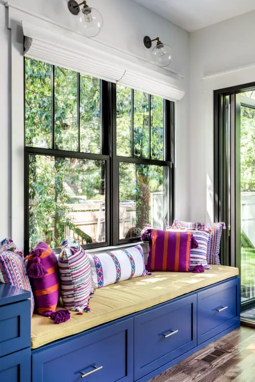 Window Sitting Area Decor Ideas 22