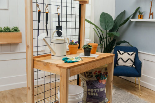 Helpful DIY Potting Bench Ideas 11