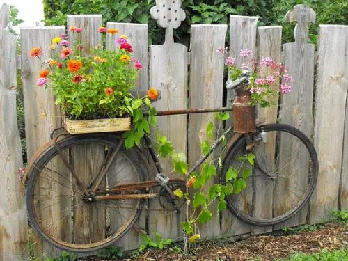 Old Garage Items Turned Into Cool Gardening Things 12