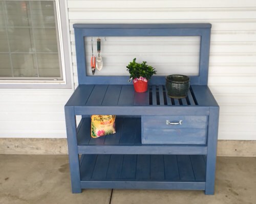 Helpful DIY Potting Bench Ideas 2