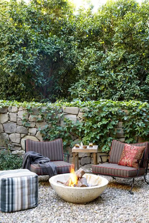 Garden Oasis: Small Chill-Out Corner Ideas 36