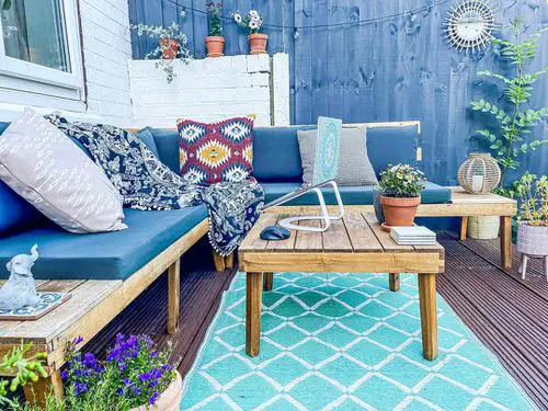 Productive Working Spot in the Garden Ideas 37