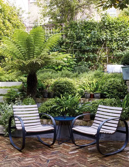 Productive Working Spot in the Garden Ideas 39