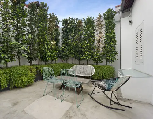 Productive Working Spot in the Garden Ideas 41