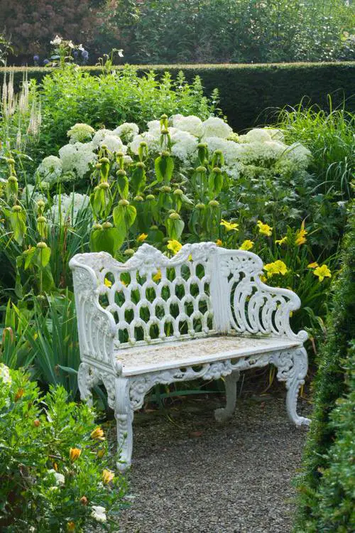 Set Bright Furniture in garden