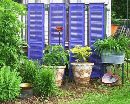Cheap Ways to Block Neighbor’s Views in Gardens & Backyards 3
