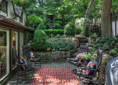 Cheap Ways to Block Neighbor’s Views in Gardens & Backyards 2