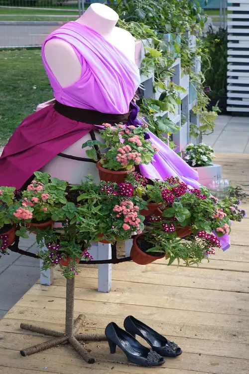 Mannequin Stand with Plastic Pots